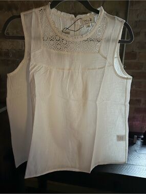 Tulip B nwt White Lace Sleeveless Top size small